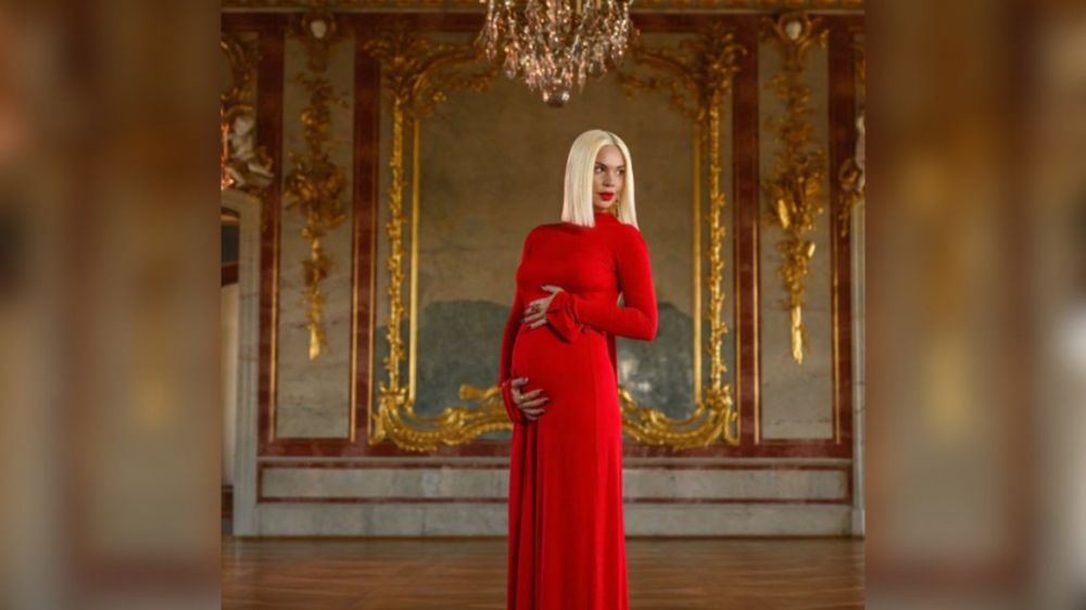Samanta Tīna atklāj: kā emocionāla agresija un negaidīta grūtniecība mainīja viņas dzīvi